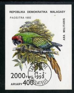 MADAGASCAR 1121 USED S/S SCV $6.00 BIN $2.75 BIRDS