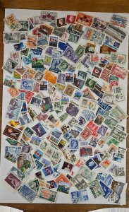 Canada 500 All Different Used Stamps See Pics