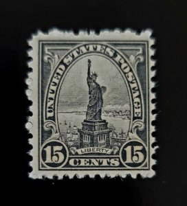 1931 15c Statue of Liberty, Gray Scott 696 Mint F/VF LH