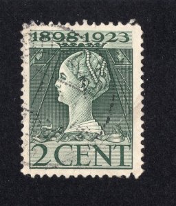Netherlands 1923 2c myrtle green Wilhelmina, Scott 124 used, value= 25c