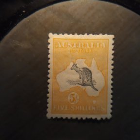 aussie 44 1915 5 sh hinged w/ rem.