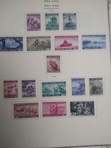 collection on pages Poland 3K1-20, 3KB1 mint PS: CV $66.50