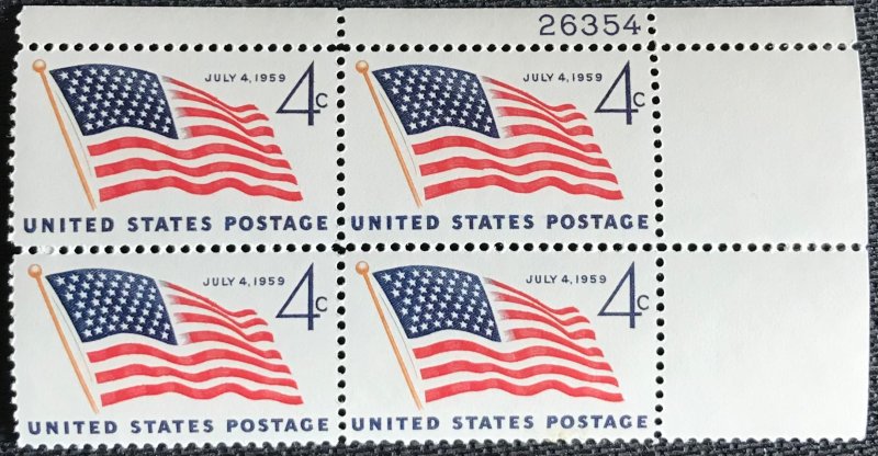 US #1132 MNH Plate Block Of 4 UR “Old Glory” Long May It Wave  SCV $1.00 L43