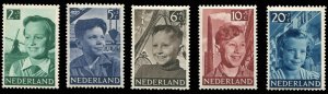 Netherlands #B229-233 Cat$24, 1951 Child Welfare, complete set, never hinged