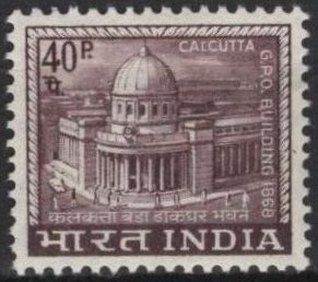 India 415 (mnh) 40p General Post Office, brn vio (1968)