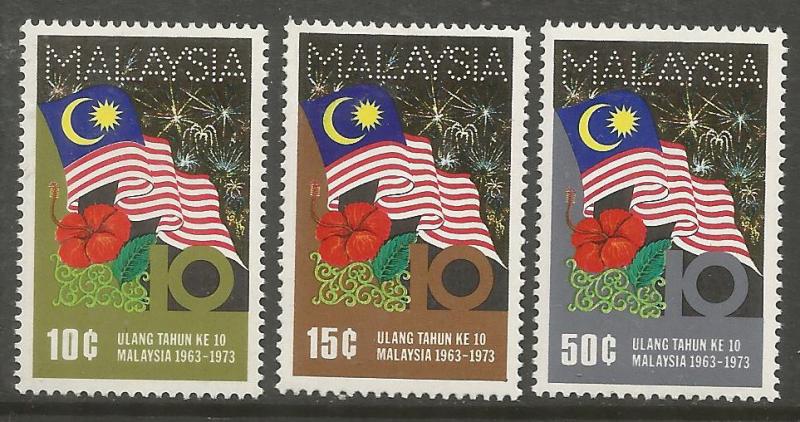 MALAYSIA,103-105 MNH, FLAG