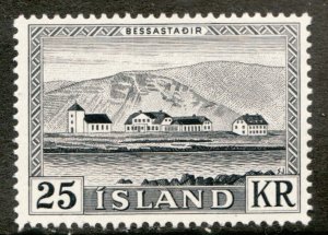 1957 Iceland Ísland #305 - 10KR Bessastaðir, home of president, MNH stamp Cv $30