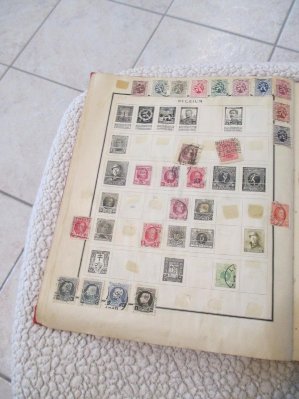 VEGAS - Battered 1928 Scott Album - OLD Stamps Incl China  >160 Photos! FE604