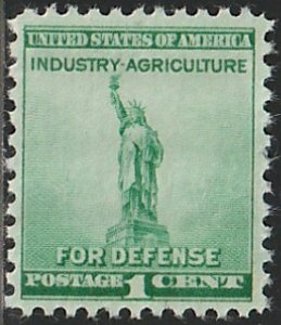 899 MNH single Statue of Liberty, National Defense Series - no per item S&H fee