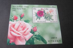 New Zealand 1997 Sc 1470b Rose NZ/China Join MS MNH