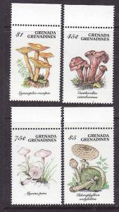 Grenada Grenadines-Sc#1646//1654-unused NH 1/2 set-Fungi-Mushrooms-1994-