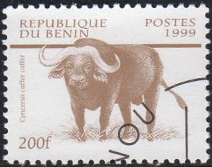 Benin 1114 - Cto - 200fr Cape Buffalo (1999) (cv $0.70)