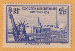 FRANCE 372  MINT NEVER HINGED OG ** STATUE OF LIBERTY