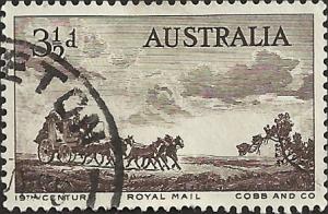 AUSTRALIA UNIDENTIFIED BOX ITEM