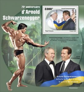 NIGER - 2022 -Arnold Schwarzenegger - Perf Souv Sheet #1 - Mint Never Hinged