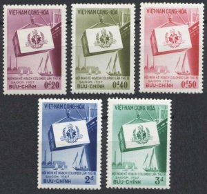 1957 Vietnam south 140-144 Port - Loading cargo 4,30 €