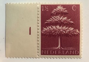 Netherlands 1943 Scott 246 MH - 1½c, Germanic symbols,  Triple Crowned Tree