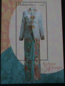 ​MALAYSIA-2002-SC#903-  CLOTHINGS DESIGNS-MNH -S/S-VF- WE SHIP TO WORLDWIDE