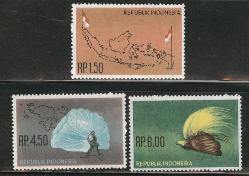 Indonesia Scott 597-599 MH* Map Flag Bird set
