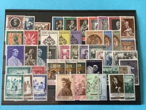 Vatican Post 1960-1965 Mint Never Hinged Stamps R46386