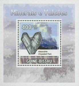 Minerals and Volcanos Stamp Alexandrite Mini Sov. Sheet MNH