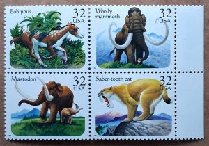 United States #3080a 32c Prehistoric Animals MNH block of 4 (1996)