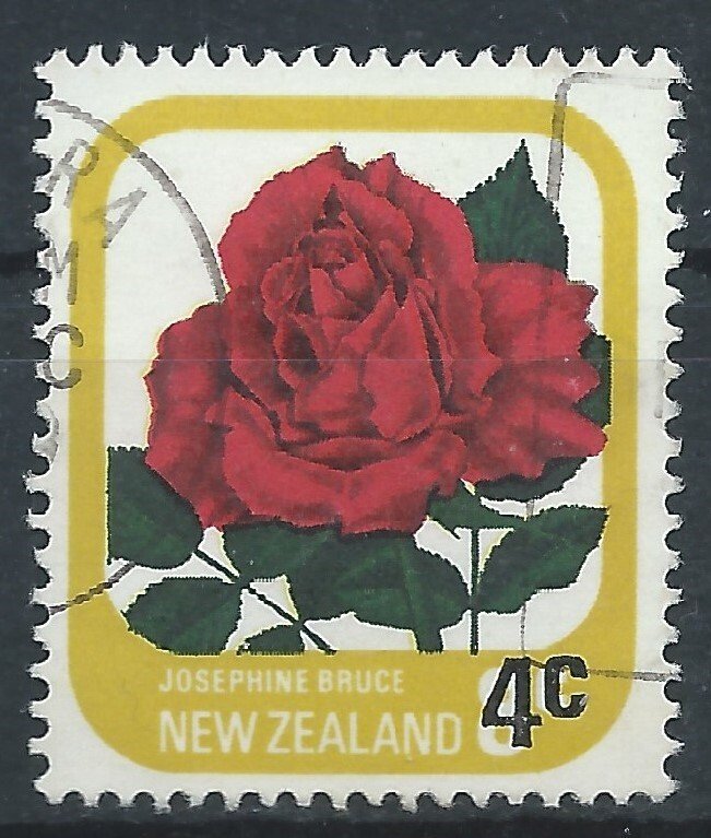 New Zealand 1979 - 4c on 8c Rose - SG1201 used