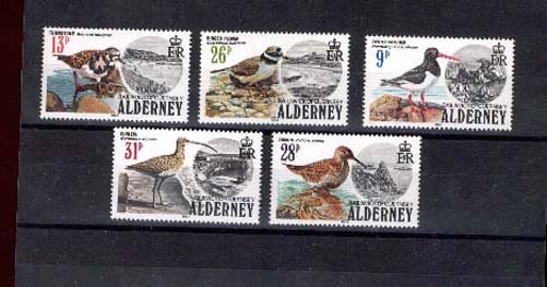 003918 ALDERNEY birds set 1984 MNH