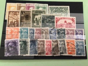 Spain 1930 -1946 mounted mint & used stamps  Ref A8883