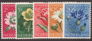 1952 Netherlands Sc #B238-42 - Set of Semi-postal Flowers MH cv$12