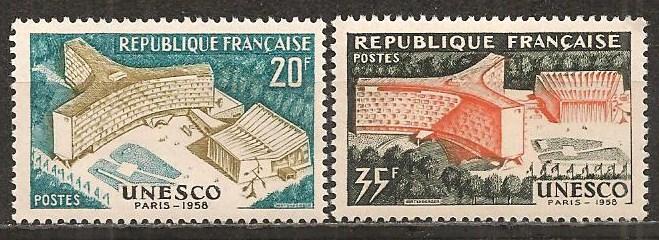 France #893-4 Mint Never Hinged