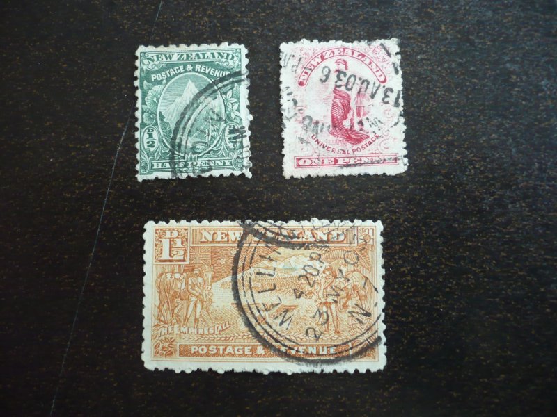 Stamps - New Zealand - Scott# 99b,100,101 - Used Part Set of 3 Stamps