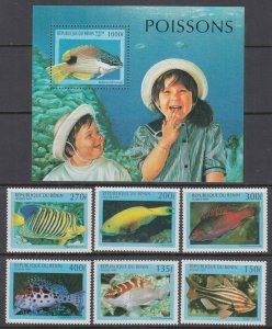 BENIN Sc# 1047-53 CPL MNH SET of 6 DIFF + ONE SOUVENIR SHEET of VARIOUS FISH