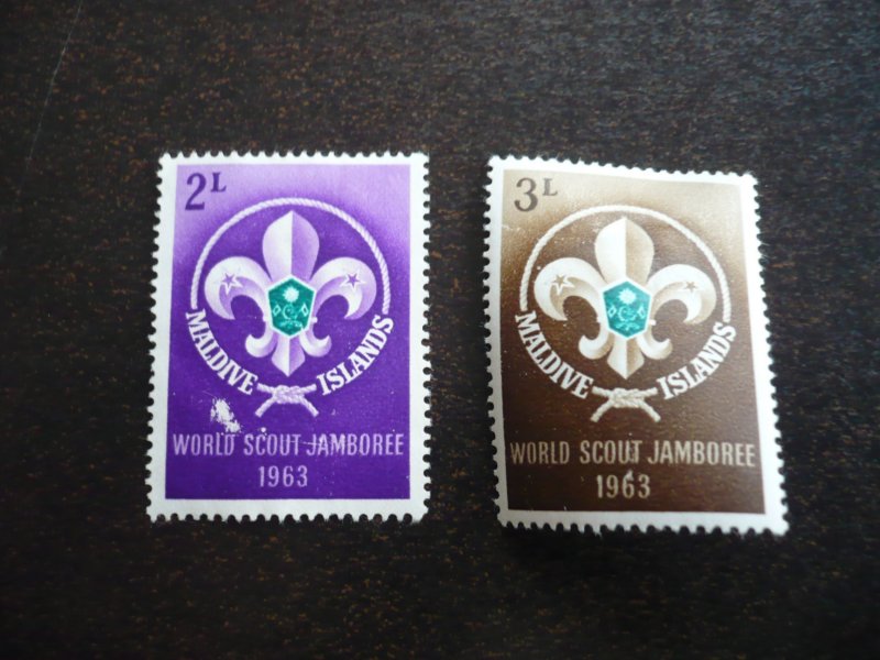 Stamps - Maldive Islands - Scott# 129-130 - Mint Hinged Part Set of 2 Stamps