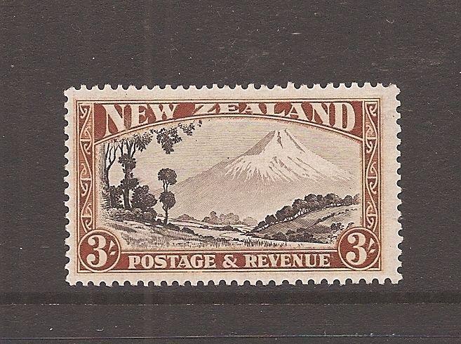 NEW ZEALAND (0707d) 3/- MOUNTAIN SG590  MOG