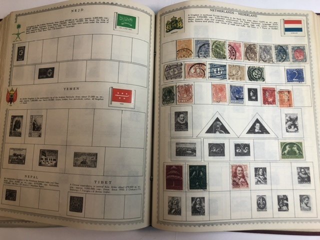 The New World Wide Postage Stamp Album Lots Of Old Stamps