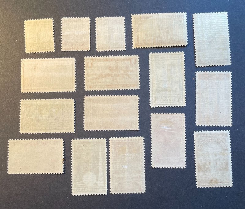 Small collection of 17 different mint US Stamps from 1939 and 1940, some NH