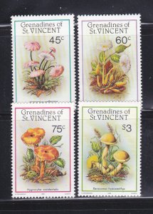 St Vincent Grenadines 533-536 Set MNH Mushrooms