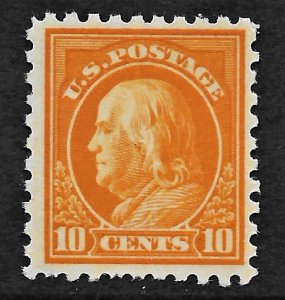 US 1916 Sc. #472 F/VF+ NH paper inclusion on back, Cat Val. $250.00.