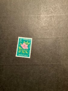 Stamps Macao 373 hinged