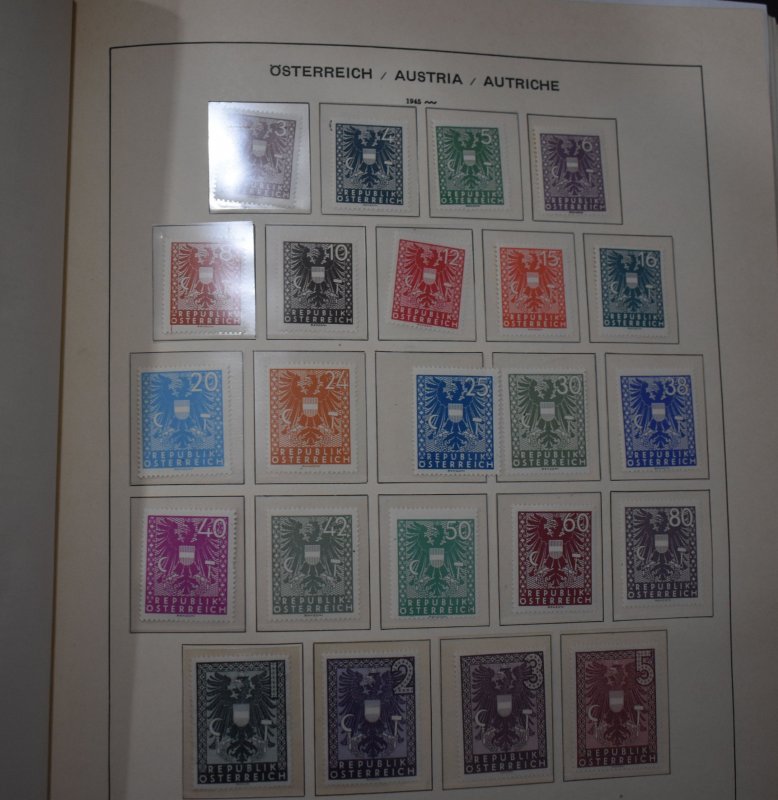 AUSTRIA   432-54   MNH