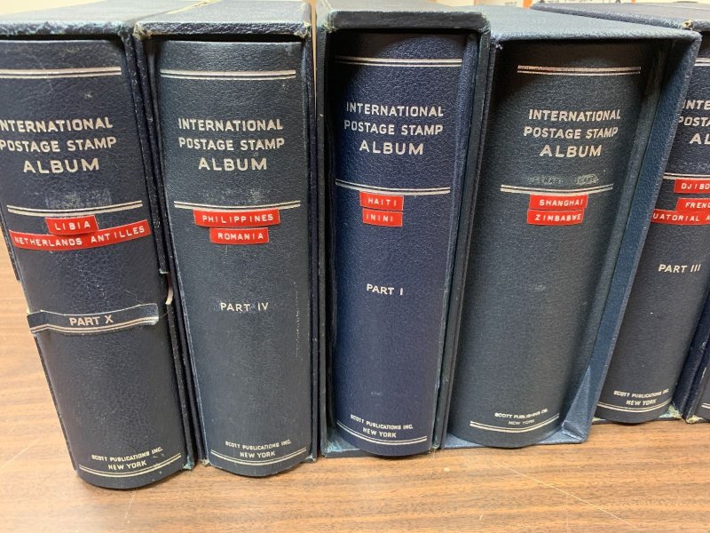 WORLDWIDE COLLECTION IN 27 SCOTT INTERNATIONAL VOLUMES W/SLIPCASES – 423719