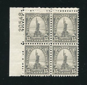 696 15¢ State of Liberty Mint Hinged Stamp Plate Block 1931