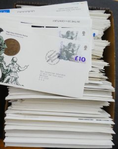 EDW1949SELL : GREAT BRITAIN Clean collection of 350-400 modern First Day Covers.