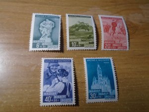 Hungary  #  B98-102  MH