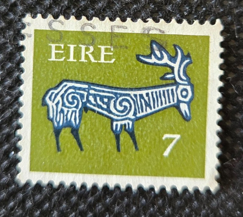 Ireland, 1971-75, Celtic Stag design, #299a, olive green 7p, used, SCV$1.75