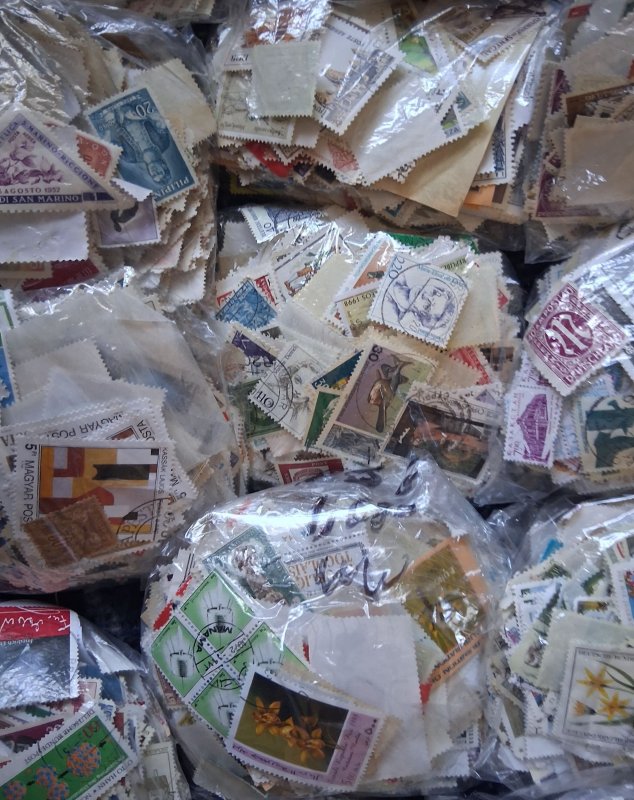 1,000 +/- Stamps (72 Grams) WW Foreign Lot Unsearched Used Low Bulk Price!
