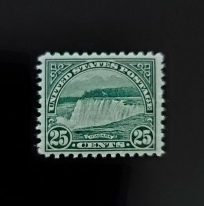 1931 25c Niagara Falls State Park, Blue Green Scott 699 Mint F/VF LH