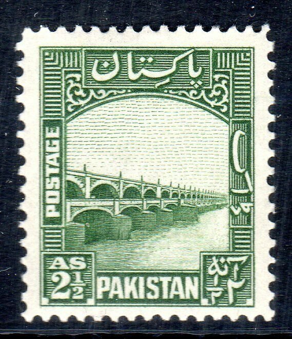 PAKISTAN - 1948 -57   SG 30-  2 1/2  anna - p14x 13 1/2   vlmm  cv £ 10.50  