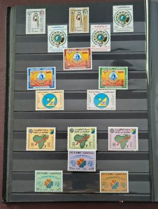 COLLECTION OF MIDDLE EAST COUNTRIES STAMPS IN STAMPS STOCK BOOK - 170 STAMPS MNH